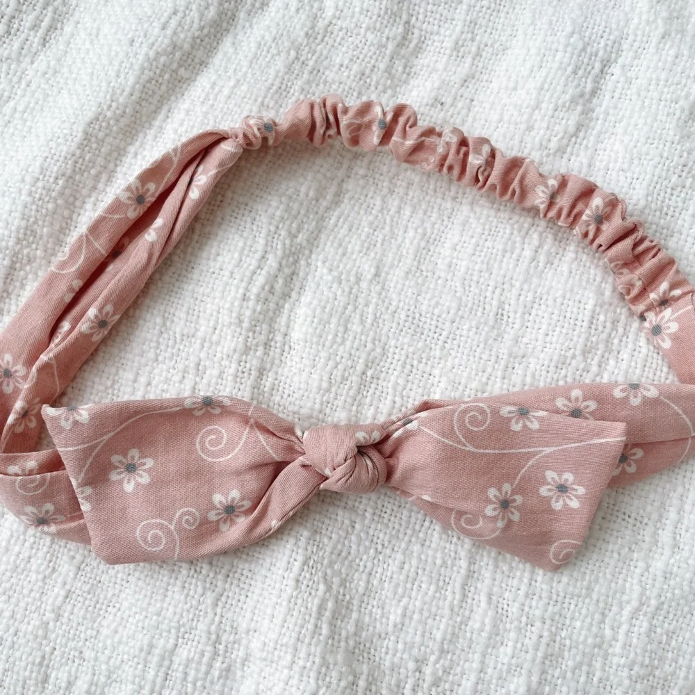 Pink floral headband - Picture 4 of 6